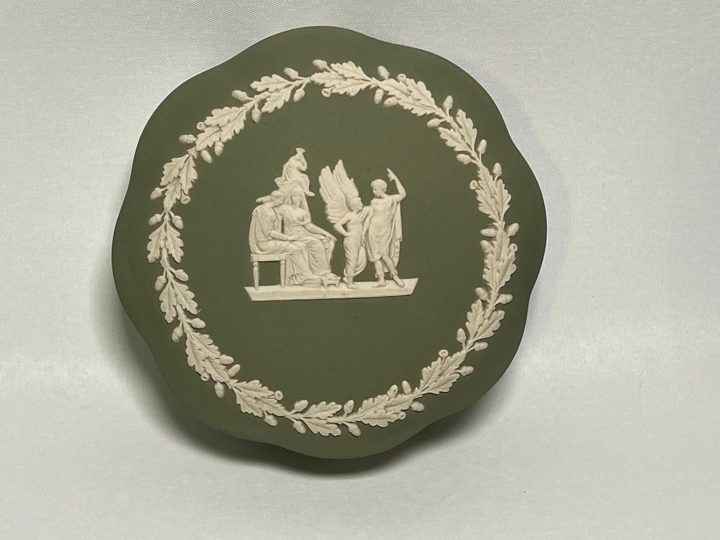 Wedgwood Sage Green Jasperware Neoclassical Relief Lidded Trinket Box (1973)