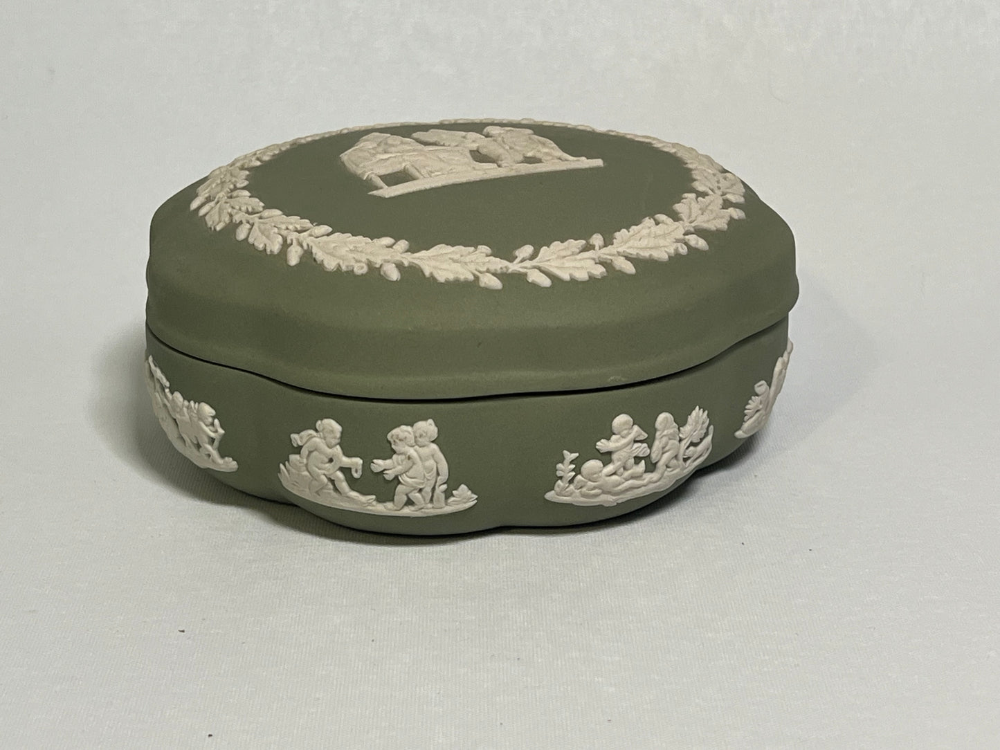 Wedgwood Sage Green Jasperware Neoclassical Relief Lidded Trinket Box (1973)