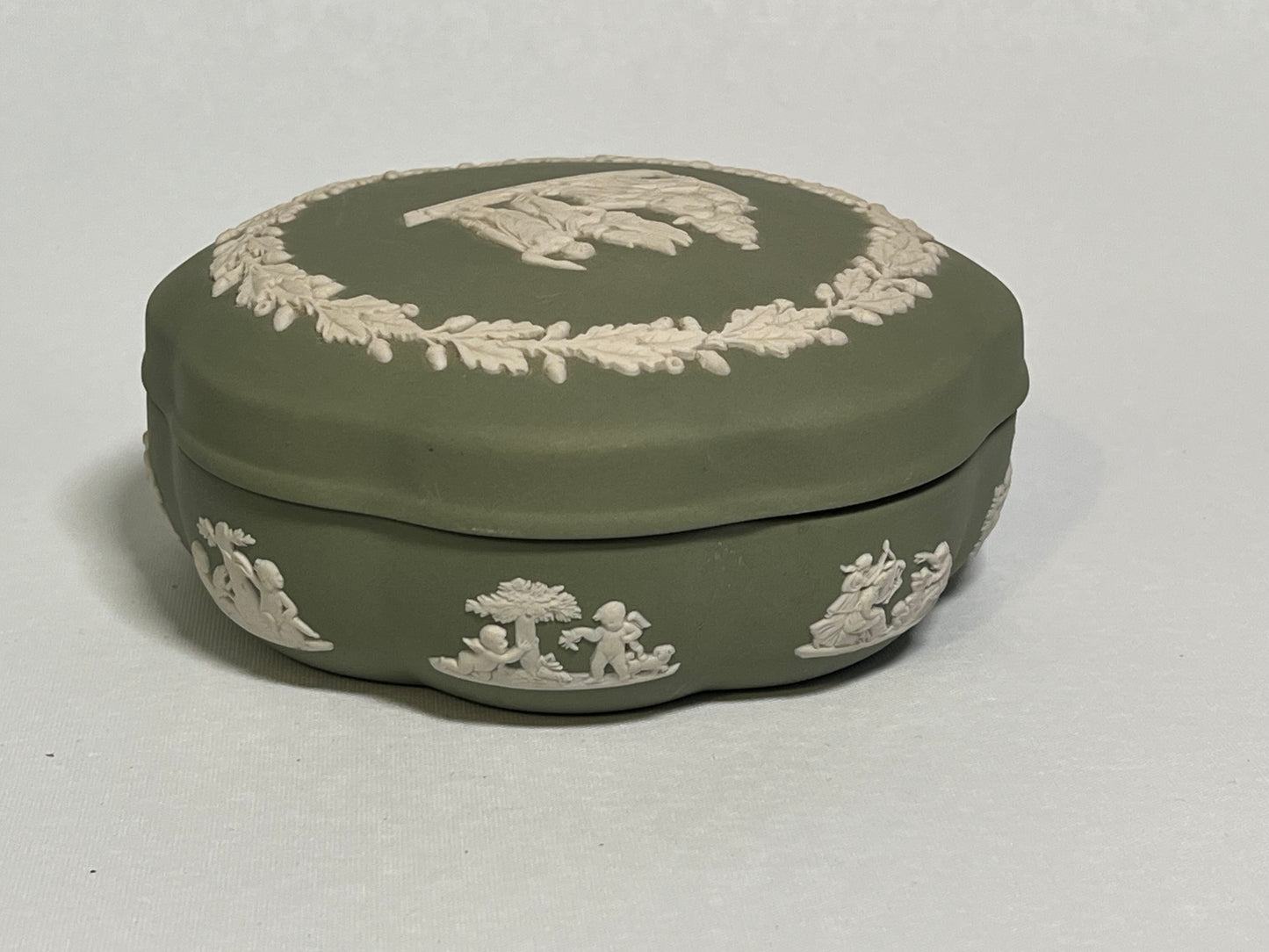 Wedgwood Sage Green Jasperware Neoclassical Relief Lidded Trinket Box (1973)