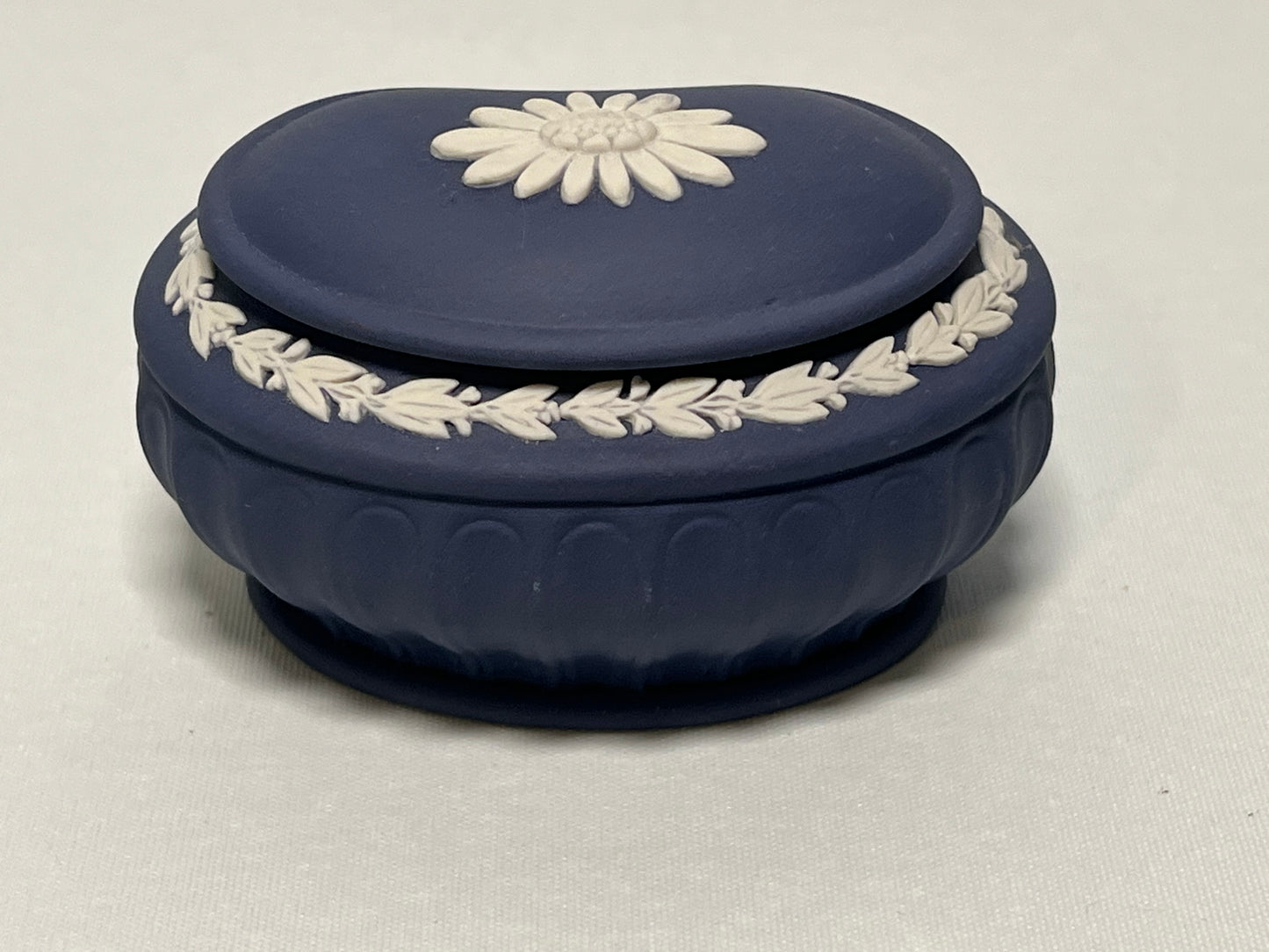 Wedgwood Portland Blue Jasperware Camilla Lidded Box w/ Daisy Design