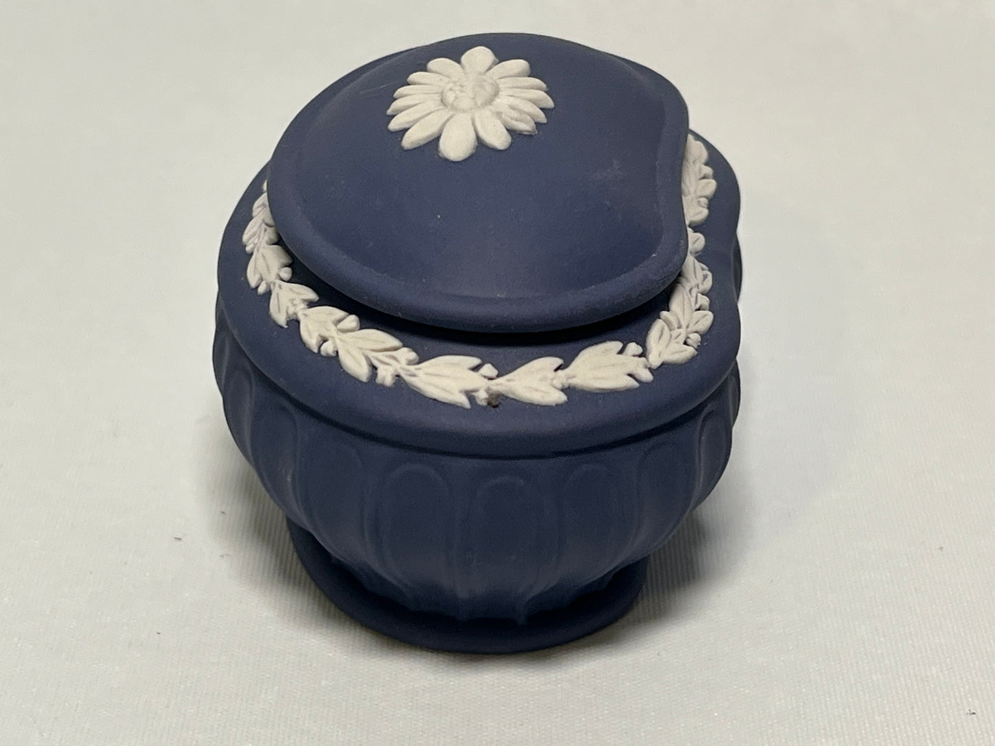Wedgwood Portland Blue Jasperware Camilla Lidded Box w/ Daisy Design