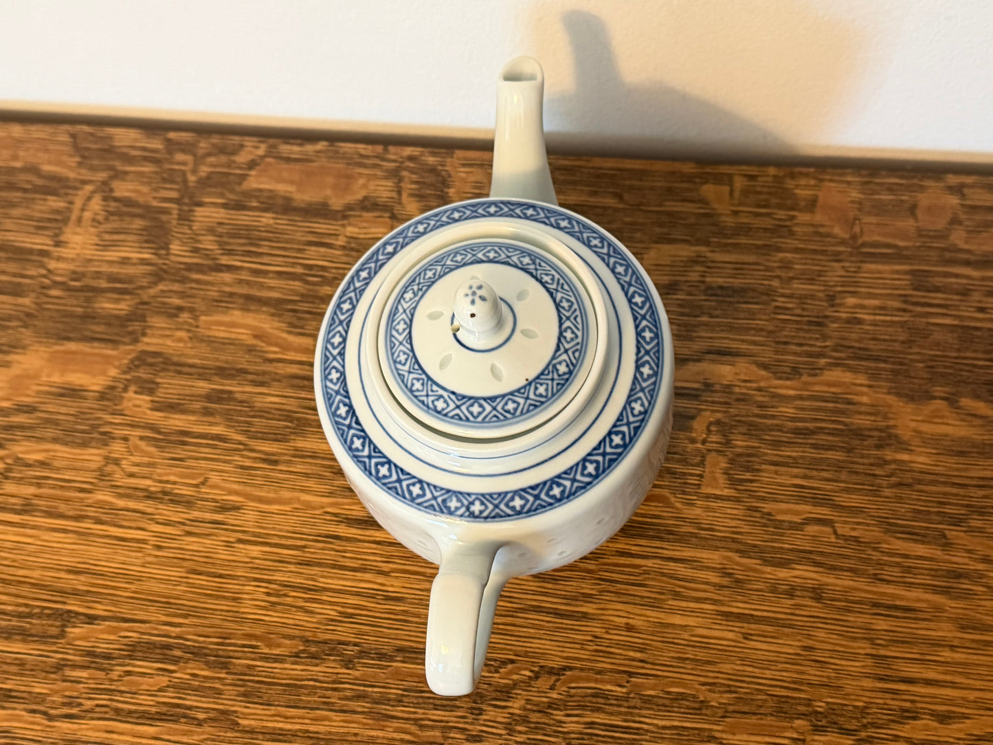 Chinese Blue and White Porcelain Teapot Featuring Rice Grain Pattern