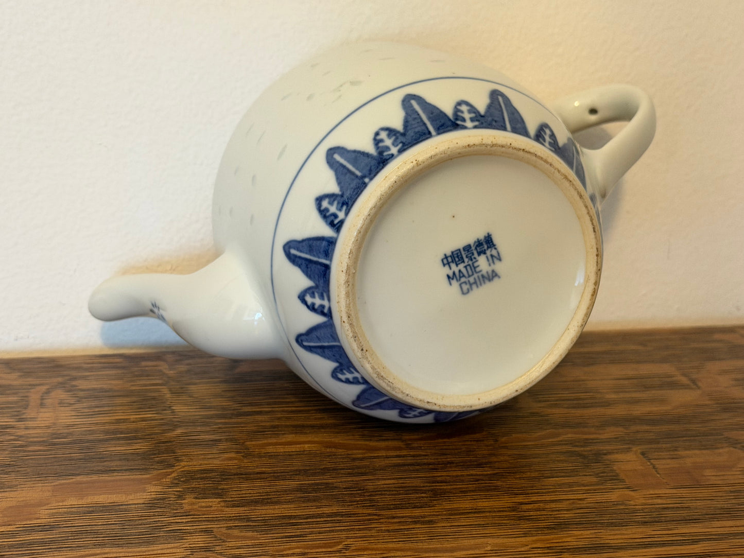 Chinese Blue and White Porcelain Teapot Featuring Rice Grain Pattern